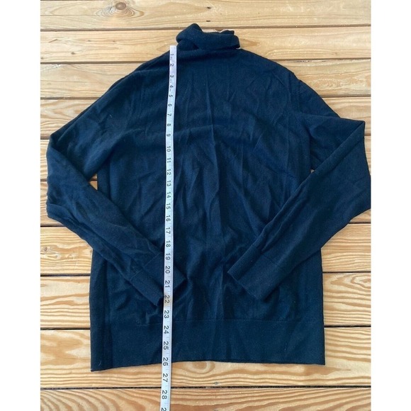 Express Turtleneck Sweater Size Medium Women’s Black - Picture 5 of 7